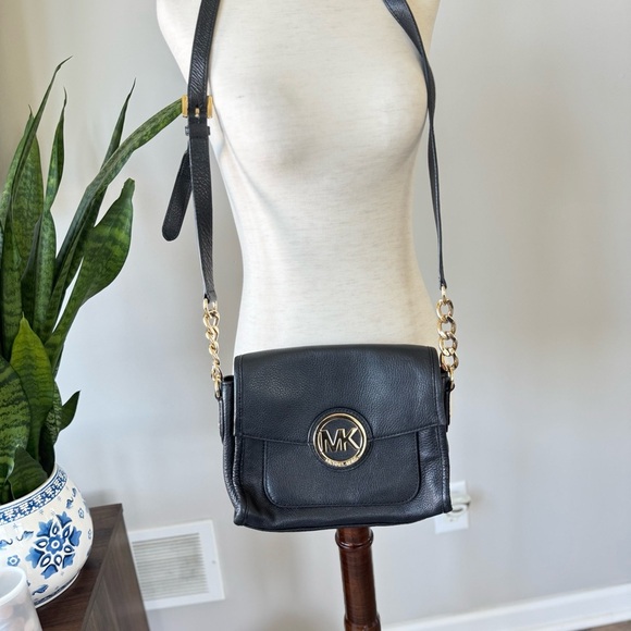 Michael Michael Kors Chain-linked Pebbled Leather Crossbody Bag - Black & Gold - Picture 2 of 12